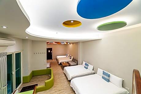 Deluxe Family Suite