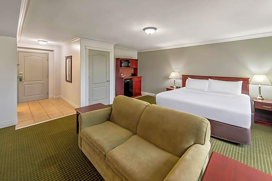 Quality Inn & Suites Whitecourt