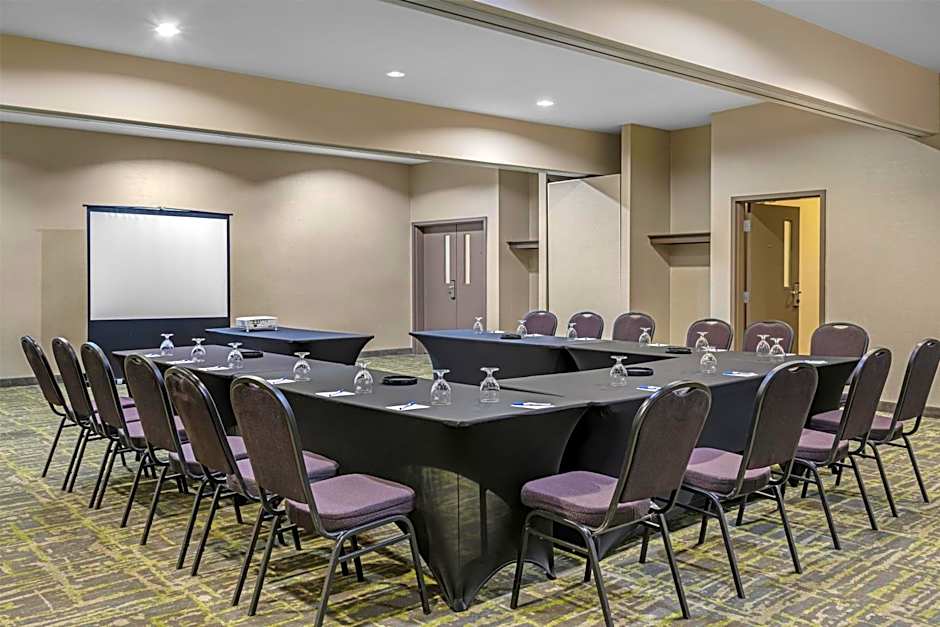 Best Western Plus Dartmouth Hotel & Suites