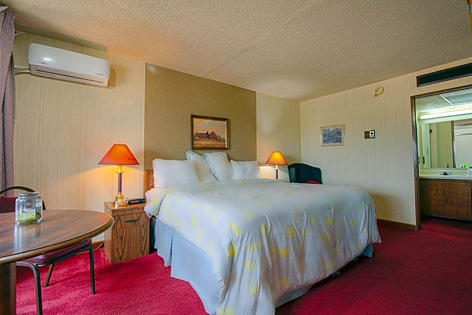 HomeTown Inn By OYO - Liberal, KS