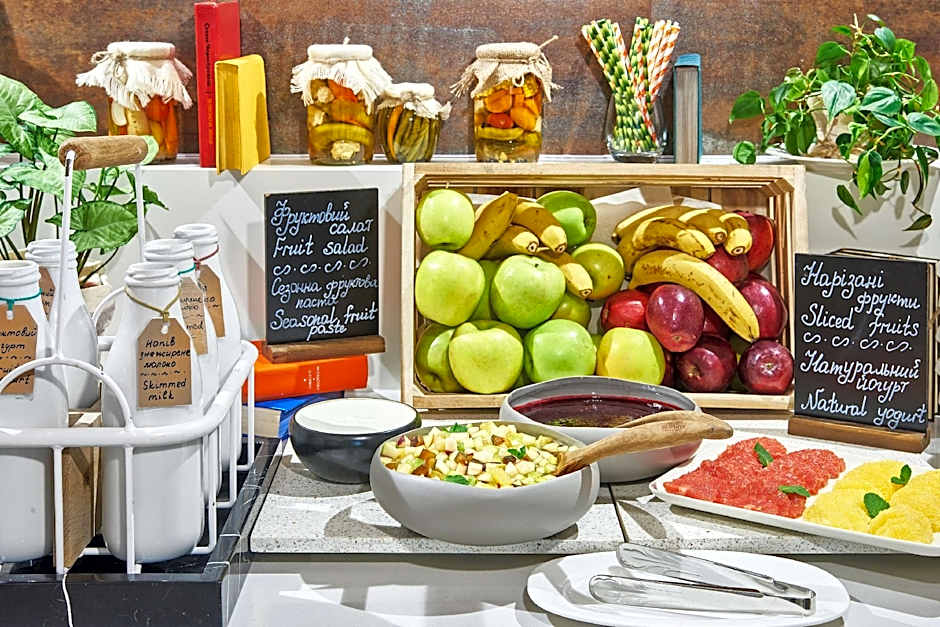 Park Inn by Radisson Kyiv Troyitska