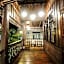 Huan Kawin Hostel & Photography Gallery