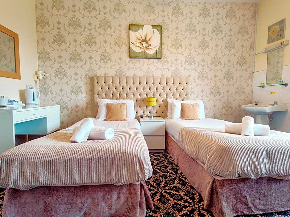 Wentworth House - Free Parking