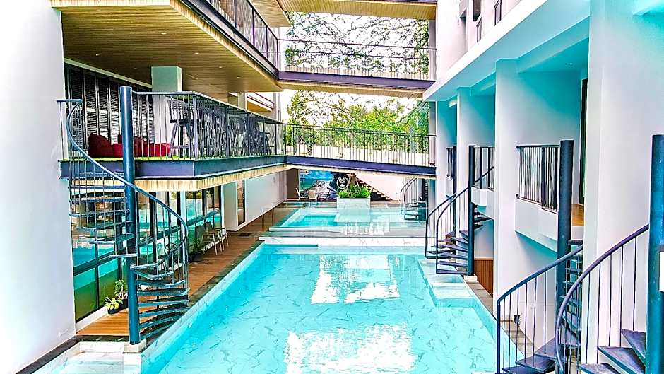 Tour De Phuket Hotel