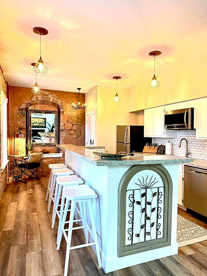 Bisbee Brownstone Suites