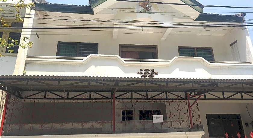 OYO Life 2678 Manyar Guest House