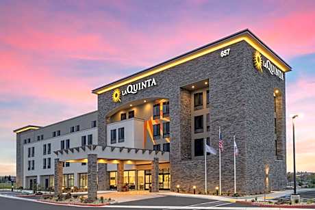 La Quinta Inn and Suites by Wyndham Lincoln
