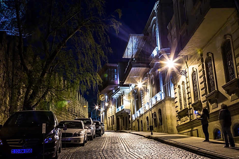 Premier Old Gates Hotel