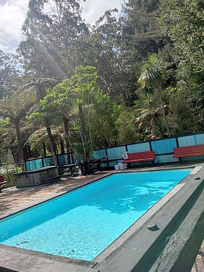 Woodlands Motel