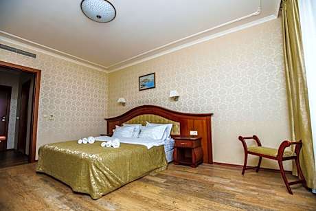 Double Room with Balcony and Sea View