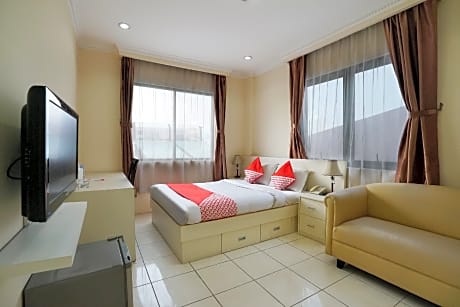 OYO 306 Koen Residence Near RS Gandaria