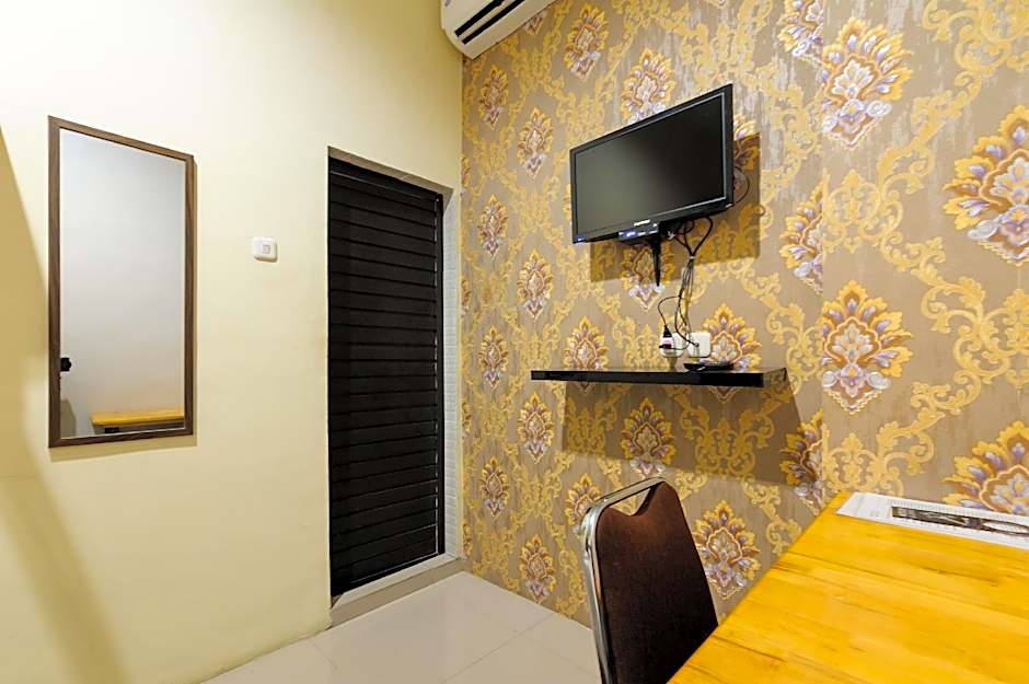 RedDoorz near Waterpark Citra Garden Medan