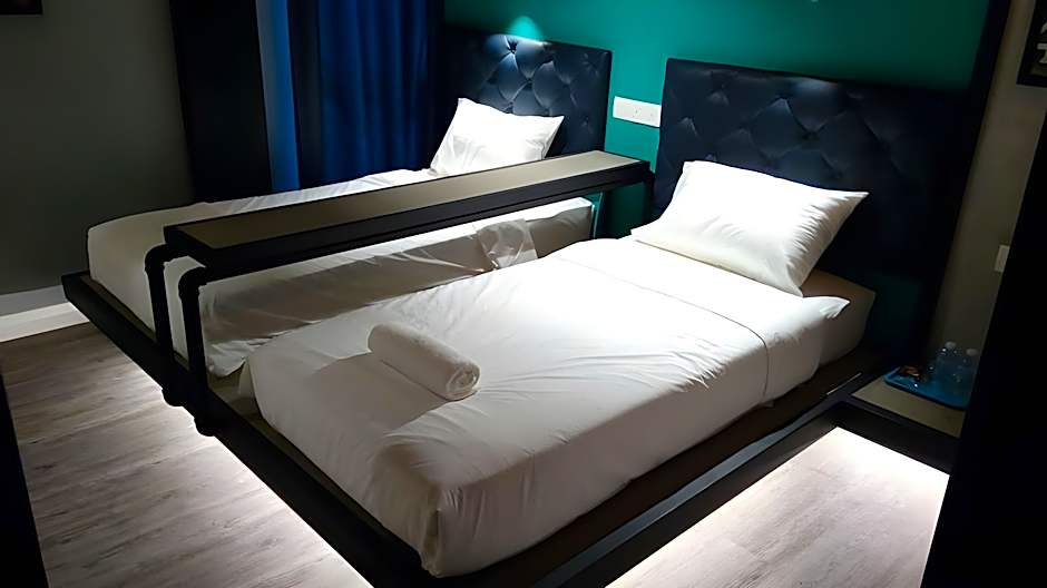 OYO 90899 Tube Hotel Melaka