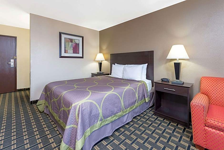 Super 8 by Wyndham Springfield East