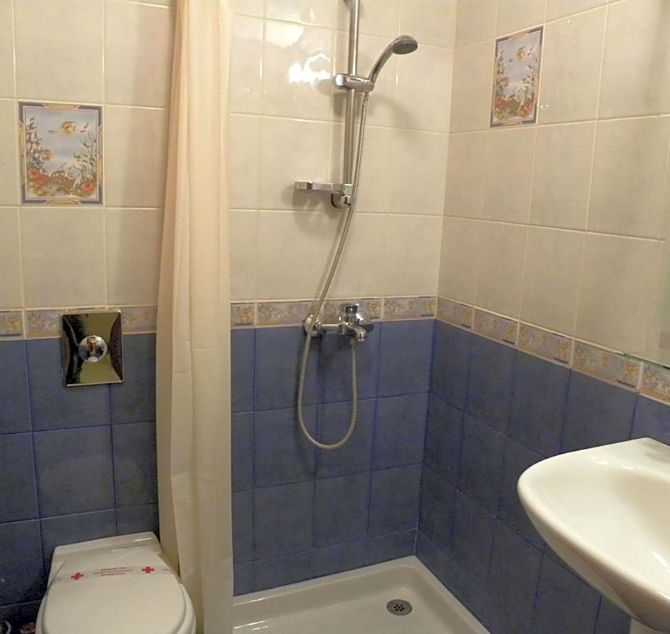 Three Dolphins Hotel with a Rooftop terracе