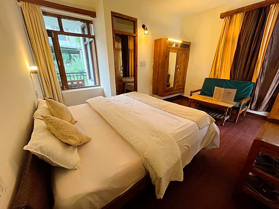 Tourist Hotel