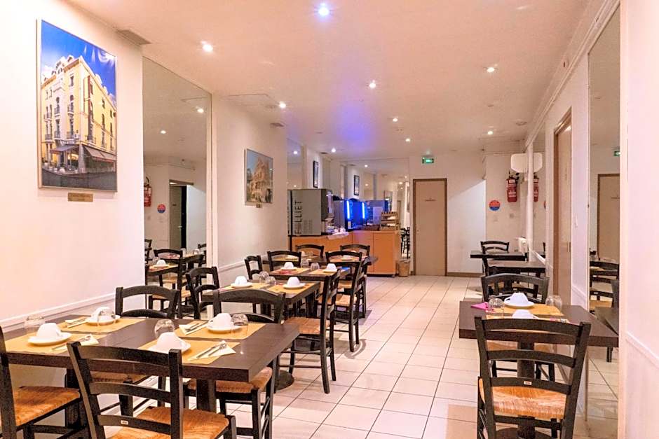 Hotel Ours Blanc - Place Victor Hugo