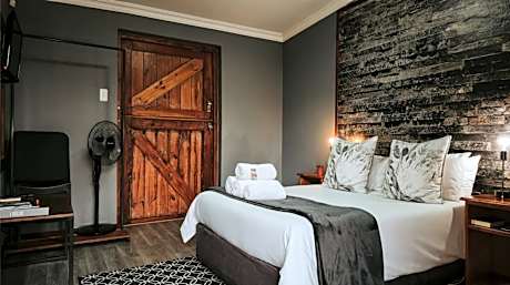 Double Stable Room