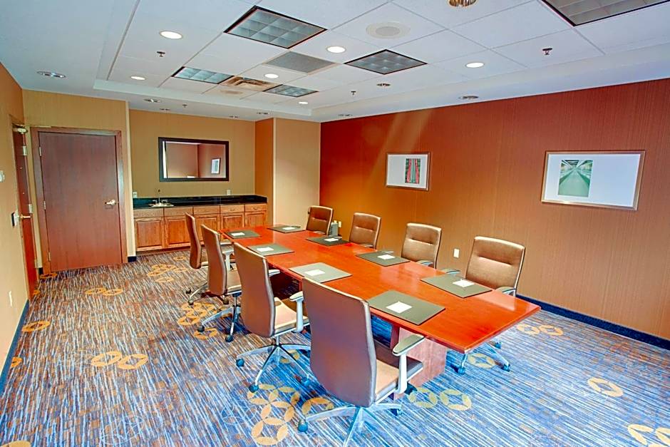 Courtyard by Marriott Fargo Moorhead, MN