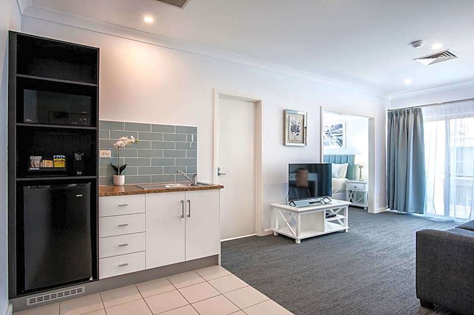 Marina Hotel and Apartments