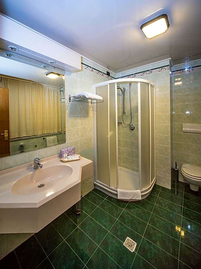 New Petit Hotel