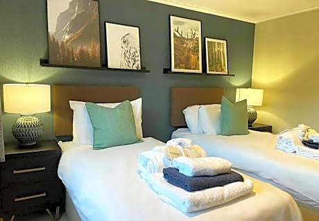 Pet Friendly Hot Tub Cottage 4 Bed