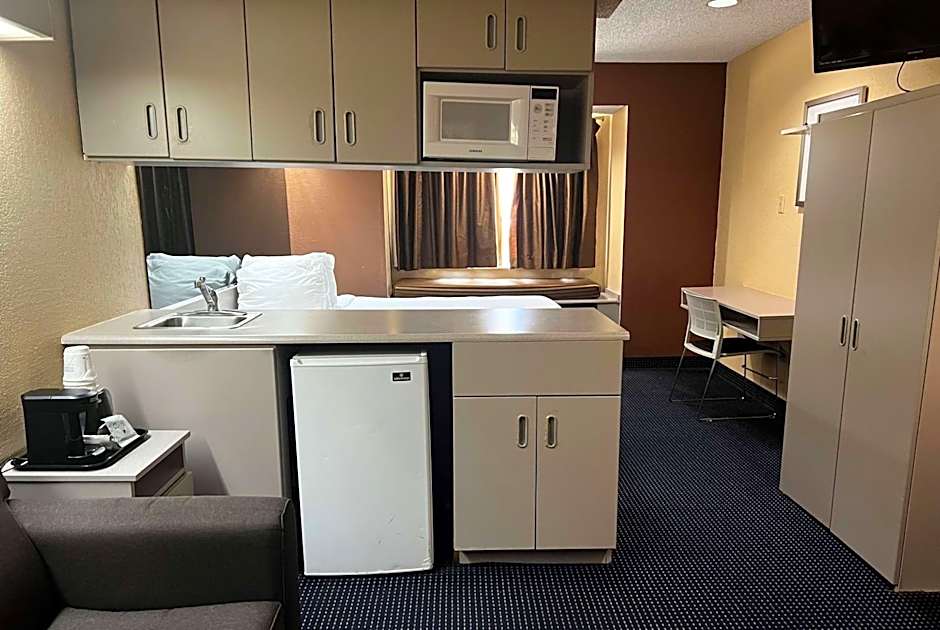 Microtel Inn & Suites By Wyndham Houston
