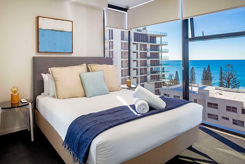 Foto 1 di 9 di 1 Queen Bed and 2 Twin Beds Suite, Accessible