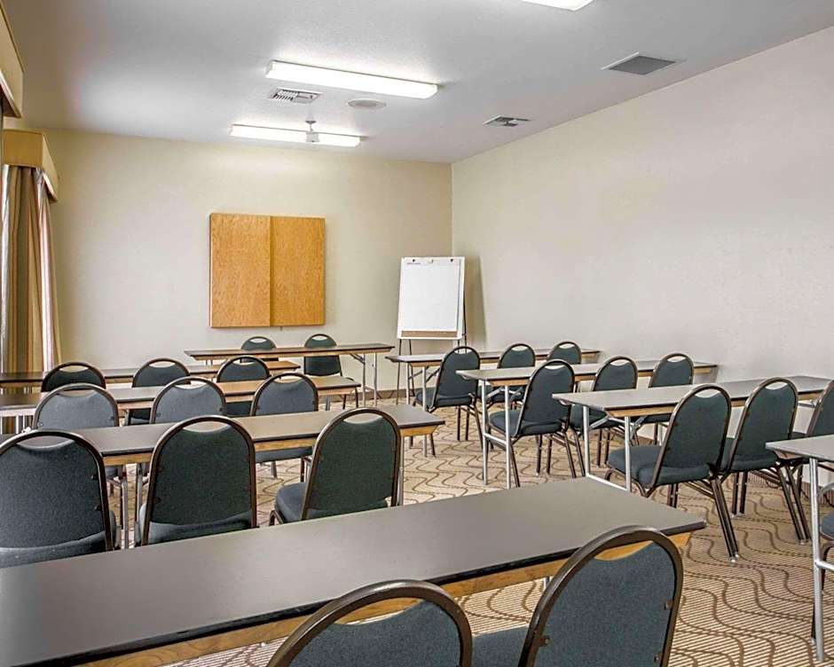 Comfort Inn & Suites Oakland