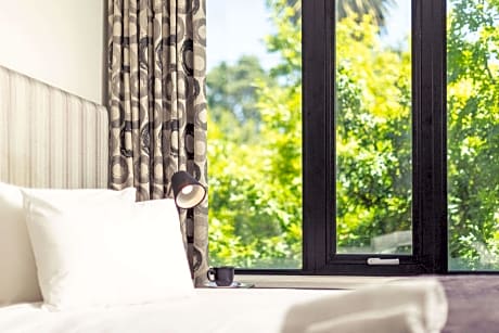 1 King Bed, Nonsmoking