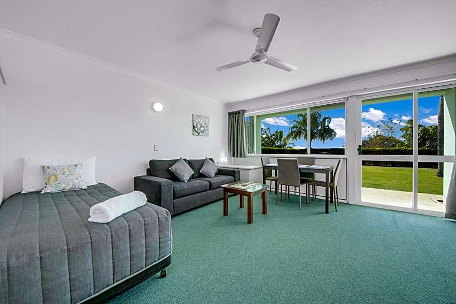 Reef Adventureland Motel