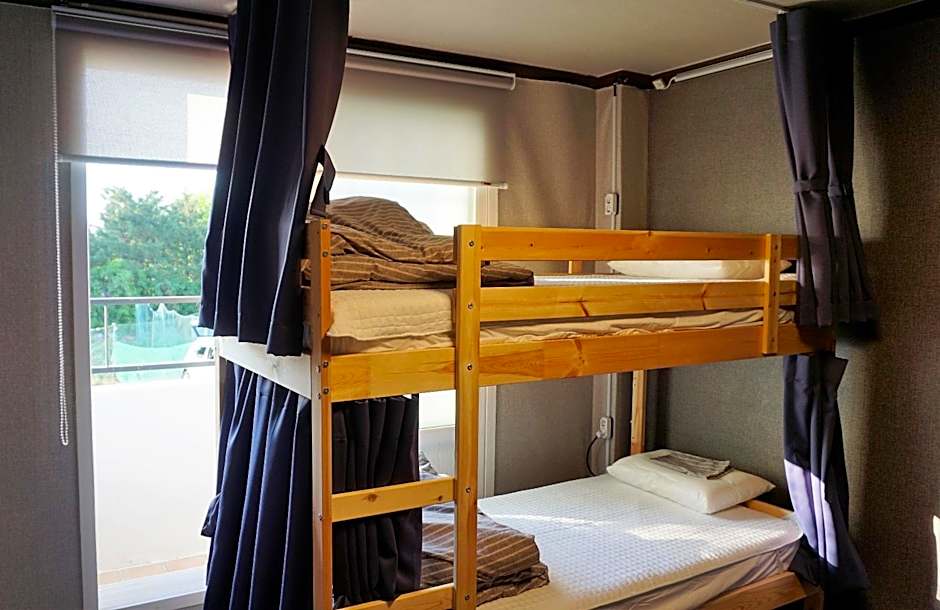 Blue Door Hostel Guesthouse