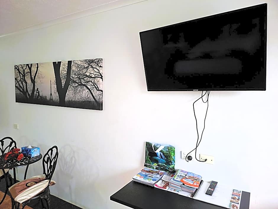 The Queenslander Motel