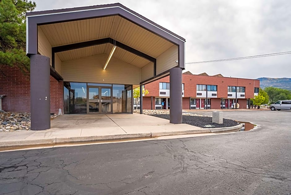 Ramada by Wyndham Cedar City