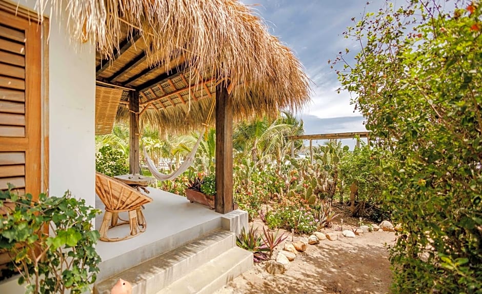 Casa Chula, caba¿as frente al mar