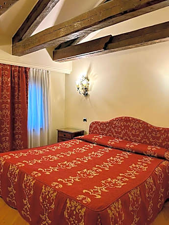 Deluxe One-Bedroom Apartment with Sofa Bed