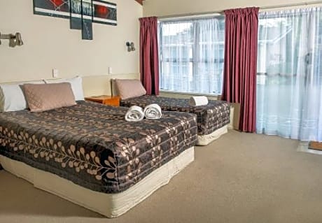 Standard Triple Studio