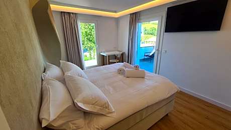 Double Room with Balcony and Sea View