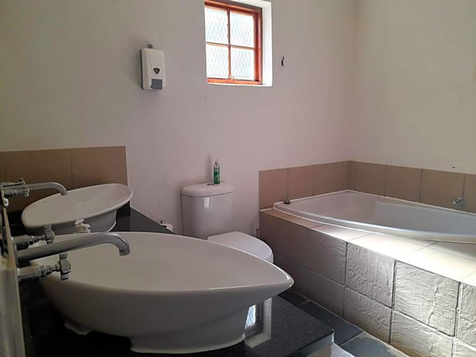 Bushriver Lodge