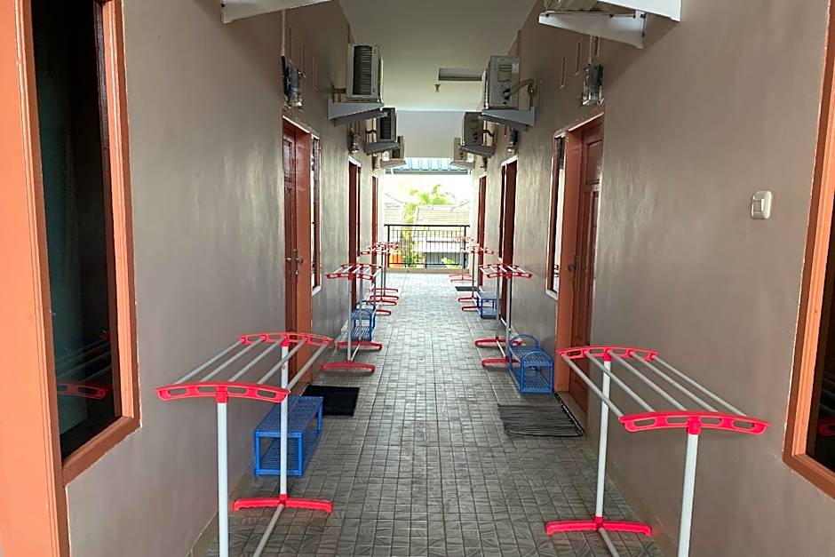 Hotel O Pondok Almirah