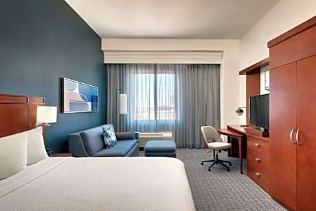 King Extended, Larger Guest room, 1 King, Sofa bed