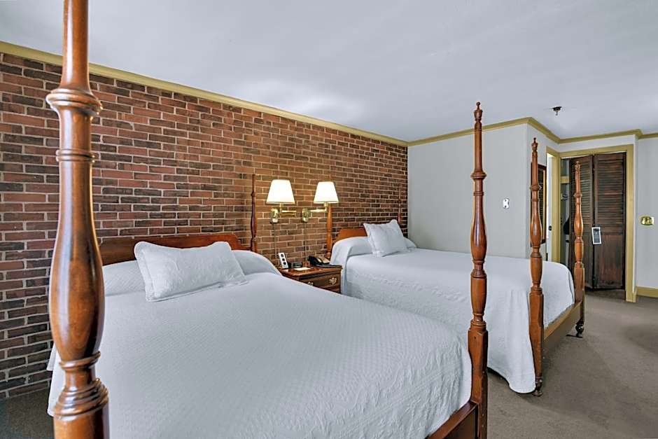 Lamies Inn & The Old Salt Tavern