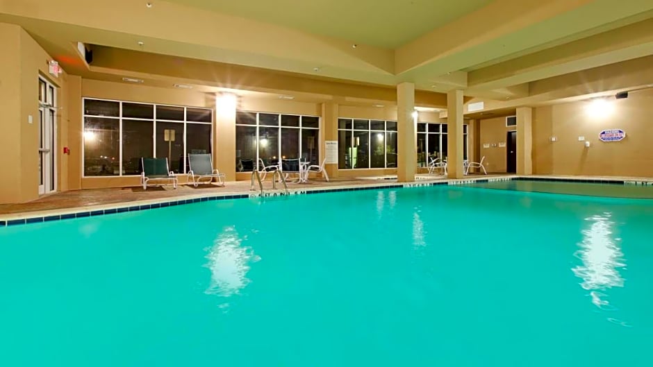 Holiday Inn Garland By IHG