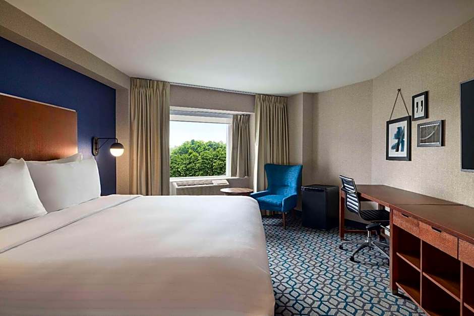 Wyndham Grand Fallsview Hotel