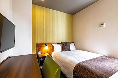 Small Double Room - Non-Smoking