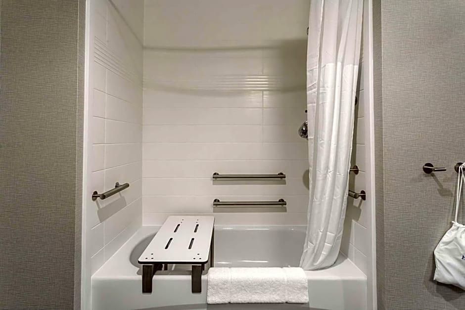 Hampton Inn By Hilton Madison, OH