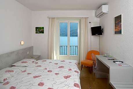 Economy Double Room with Lake View