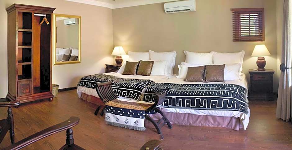 Tuskers Bush Lodge B&B