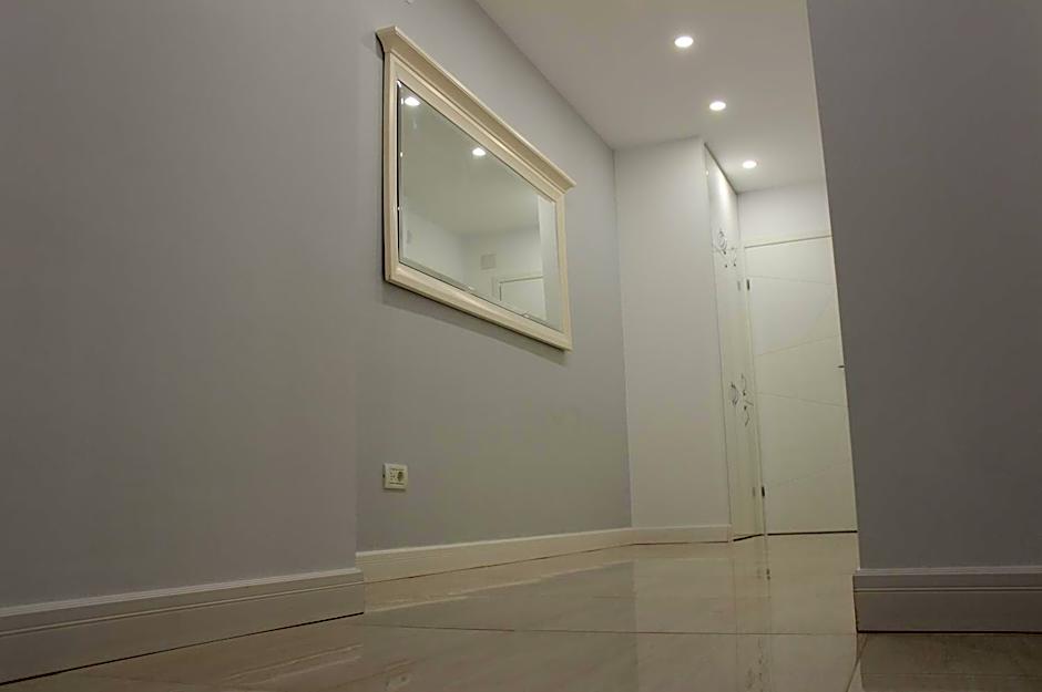 Luxury City Center Apartment – Romana