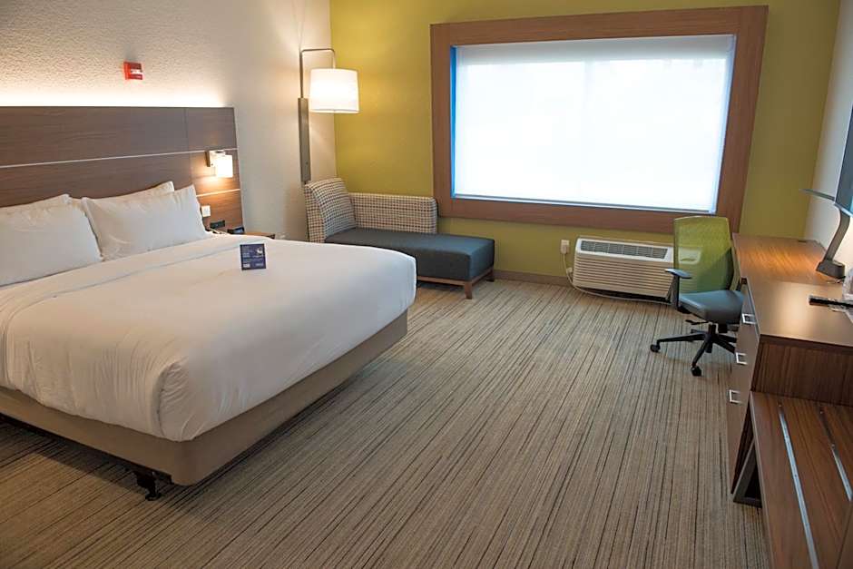 Holiday Inn Express And Suites Warsaw - E- Center By IHG